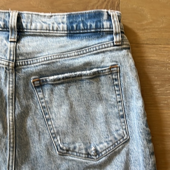 A&F 90s Ultra High Rise Straight Jeans - Picture 4 of 4